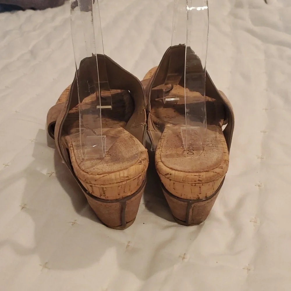 Donald Pliner Gerie Wedges Sandals Metalic Cork Taupe 10